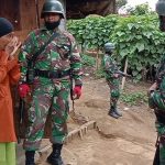 Nenek Rusmana Kaget, Rumah Gubuknya Didatangi Prajurit TNI AD