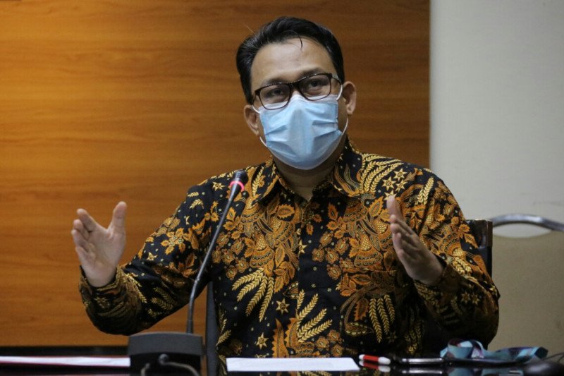 KPK Amankan 10 Orang Berkaitan dengan OTT Wali Kota Cimahi