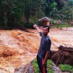 Jembatan Hanyut, Akses Warga Lumpuh