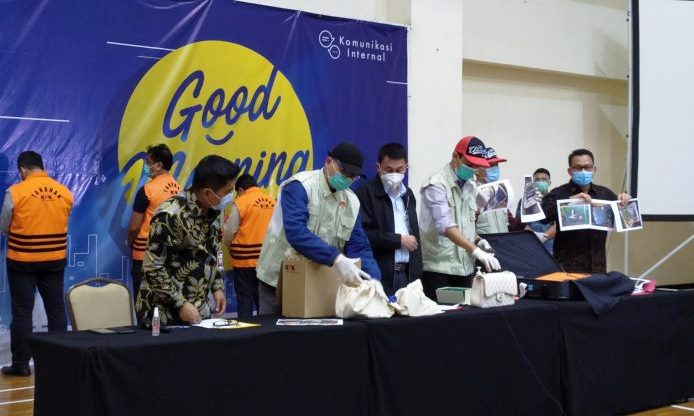 KPK Tetapkan Edhy Prabowo Sebagai Tersangka Suap Ekspor Benih Lobster KPK Tetapkan Edhy Prabowo Sebagai Tersangka Suap Ekspor Benih Lobster