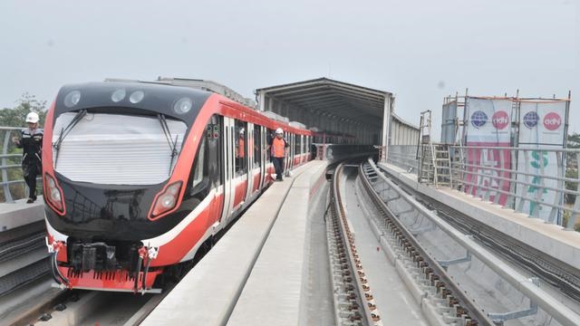 Pembangunan LRT Jabodebek Mendekati 80 persen Pembangunan LRT Jabodebek Mendekati 80 persen
