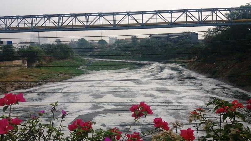 Pemkab-Pemkot Lebarkan Kali Bekasi Jadi 60 Meter Pemkab-Pemkot Lebarkan Kali Bekasi Jadi 60 Meter