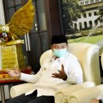 Sosialiasi Bahaya Layangan Tali Kawat, Wagub Uu Sabet Penghargaan Stakeholder Pendukung PLN