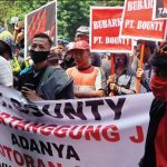 Warga Terdampak Limbah Ayam Geruduk Kantor Pemda Subang Warga Terdampak Limbah Ayam Geruduk Kantor Pemda Subang