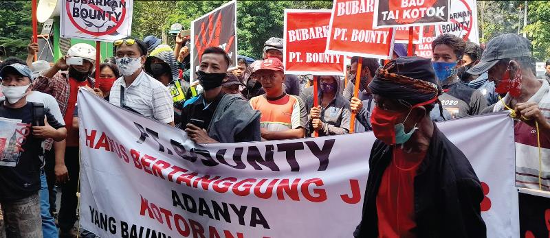 Warga Terdampak Limbah Ayam Geruduk Kantor Pemda Subang