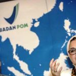 Kepala Badan Pengawas Obat dan Makanan (BPOM) Penny K Lukito (kanan).