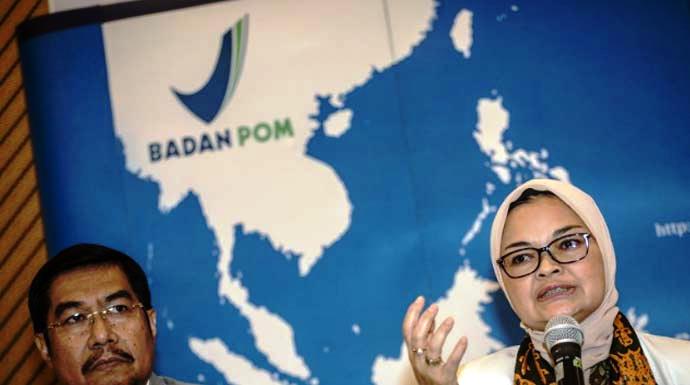 Kepala Badan Pengawas Obat dan Makanan (BPOM) Penny K Lukito (kanan).