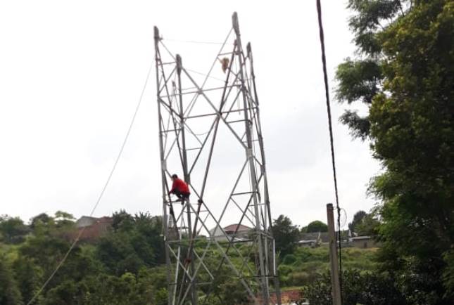 Langgar Perda, Pemkot Cimahi Bongkar Tower Ilegal Langgar Perda, Pemkot Cimahi Bongkar Tower Ilegal