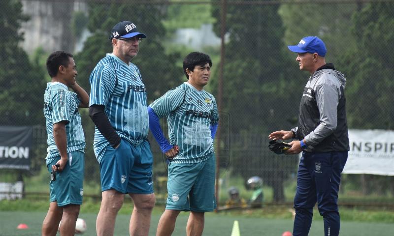 Robert Terbuka Terima Masukan dan Ide