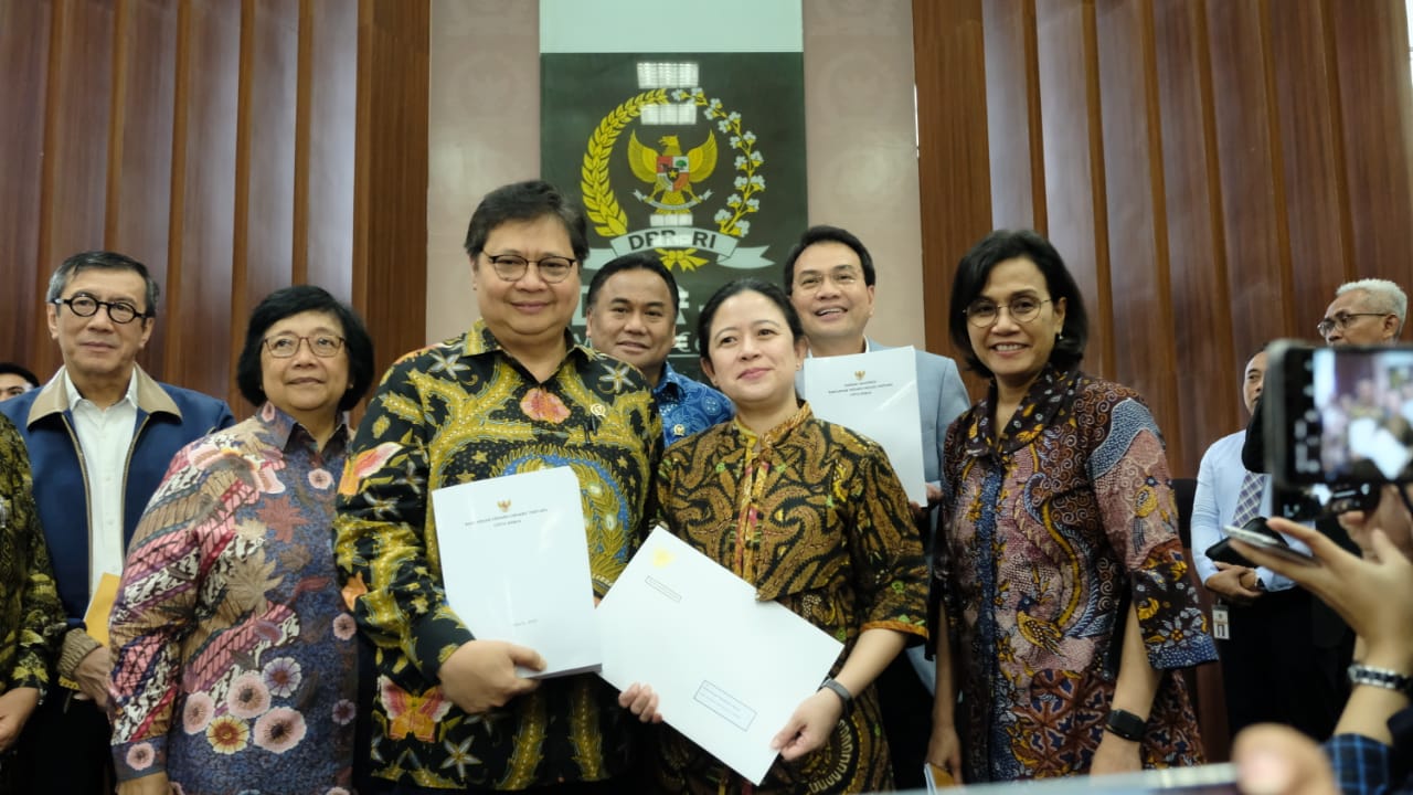 UU Cipta Kerja untuk Permudah Investasi, Agar Tidak Ketinggalan dengan Negara Lain UU Cipta Kerja untuk Permudah Investasi, Agar Tidak Ketinggalan dengan Negara Lain