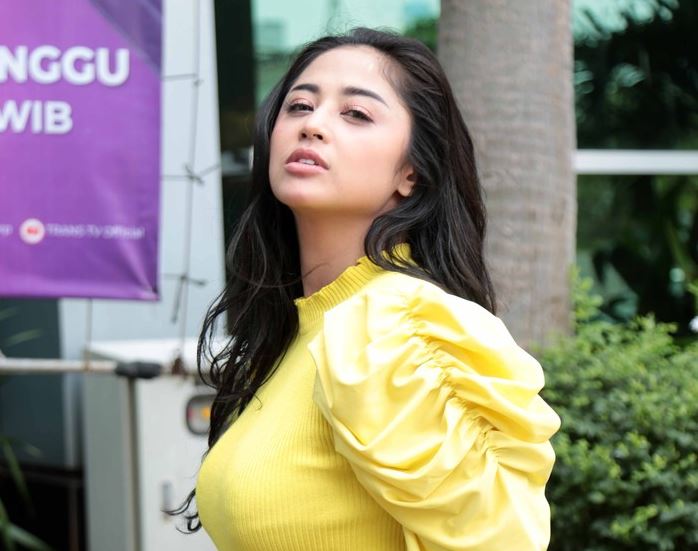 Dewi Perssik Kena Santet