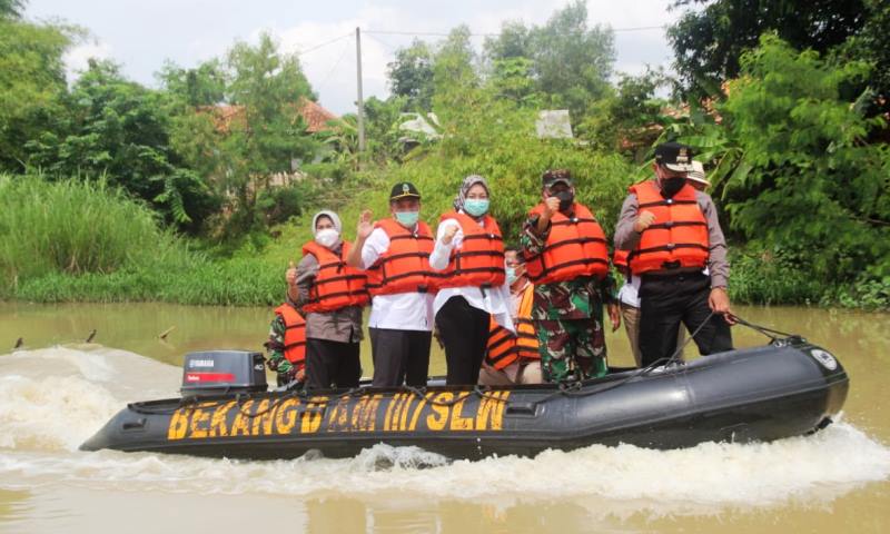 Trik Licik Perusahaan Industri Buang Limbah Saat Hujan Lebat untuk Kelabui Aparat