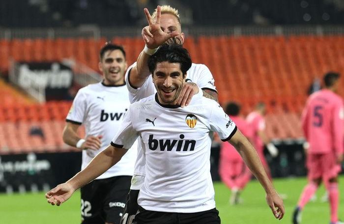 Petaka di Mestalla, El Real Dihukum Tiga Penalti Petaka di Mestalla, El Real Dihukum Tiga Penalti