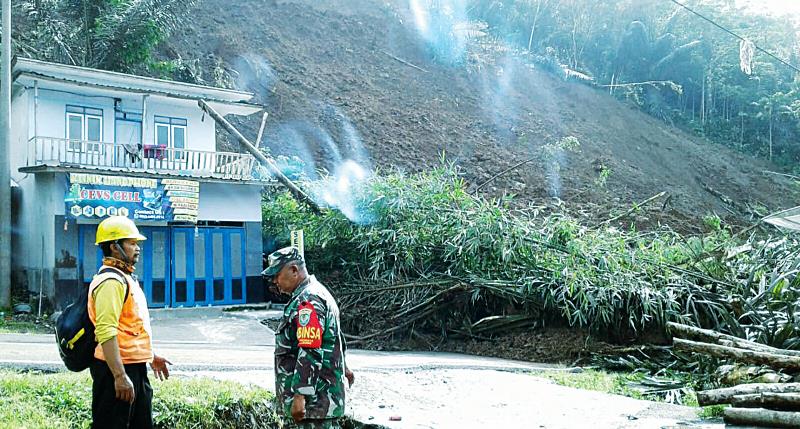 15 Rumah di Talegong Tertimbun Longsor
