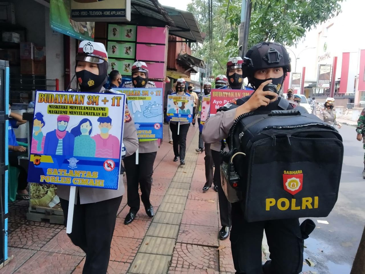 PPKM Hari Pertama, Polisi Data Pelanggar Prokes di Lembang