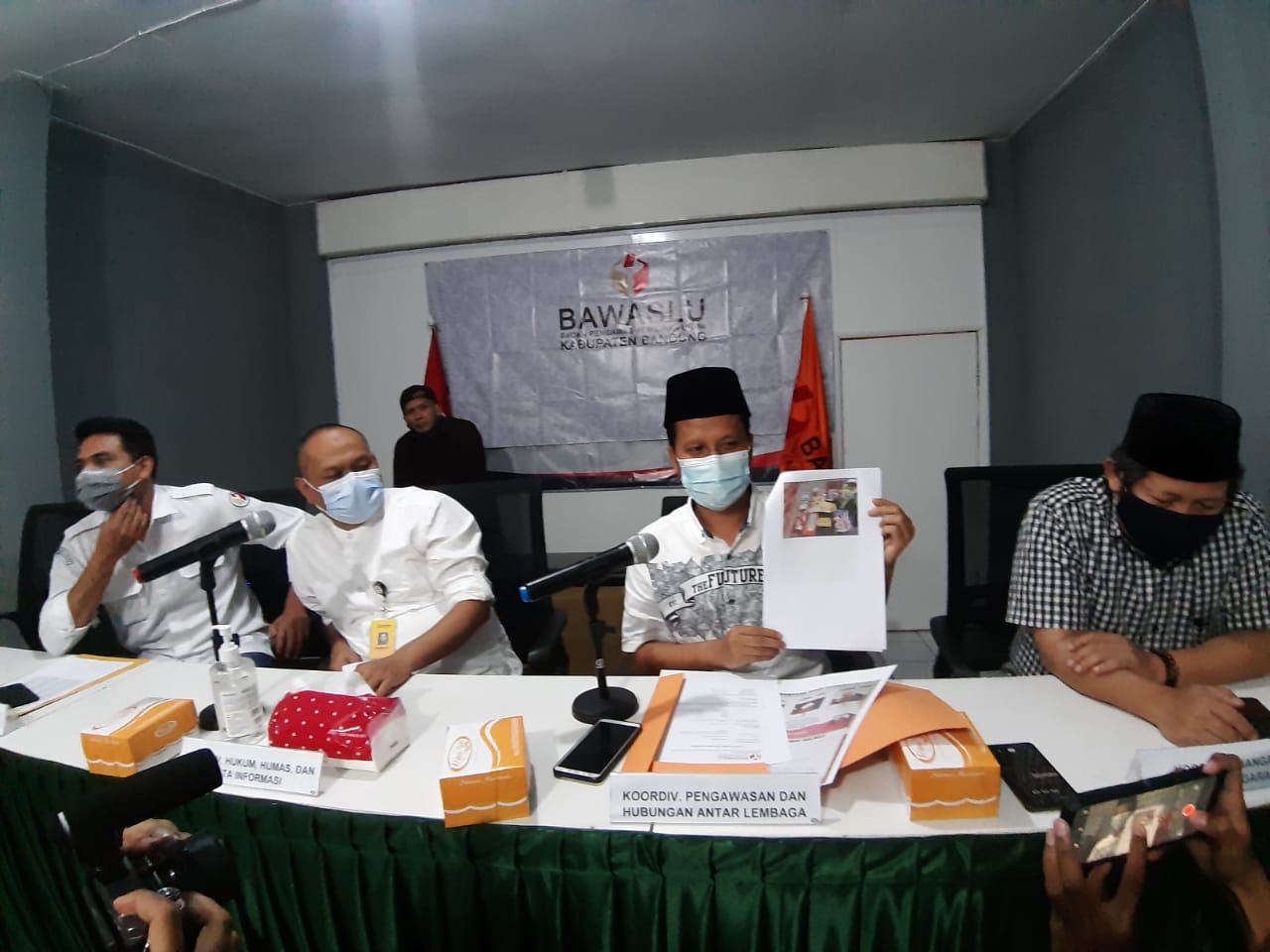 Salah Satu Paslon Diduga Gunakan Money Politic dengan Cara Bagikan Kupon di Warung Senilai Rp 35 Ribu