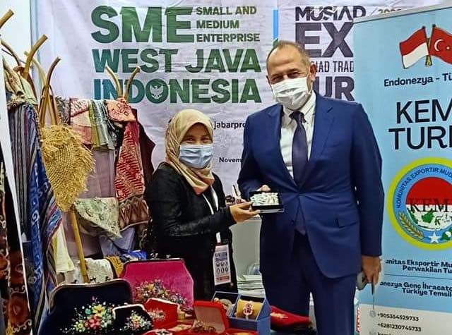 UMKM Jabar Ambil Bagian pada Pameran Produk Bertaraf Internasional di Istanbul-Turki UMKM Jabar Ambil Bagian pada Pameran Produk Bertaraf Internasional di Istanbul-Turki