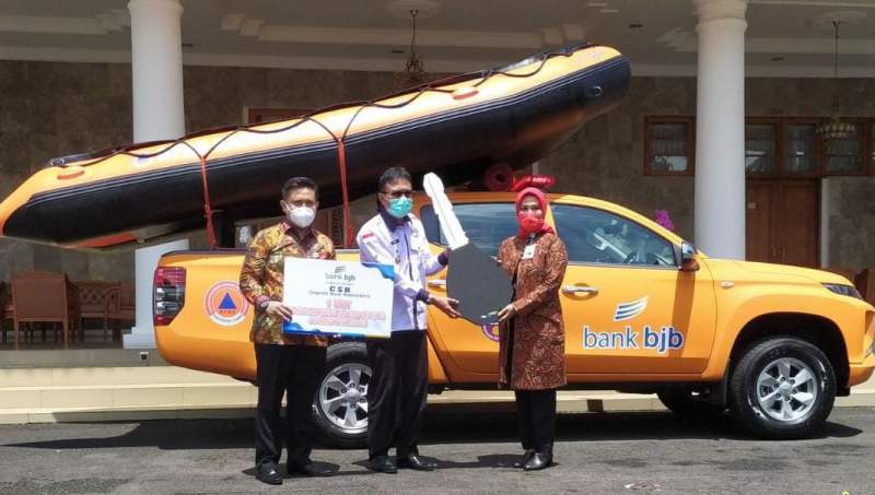 bank bjb Serahkan Bantuan Penanggulangan Bencana kepada Pemkab Ciamis bank bjb Serahkan Bantuan Penanggulangan Bencana kepada Pemkab Ciamis