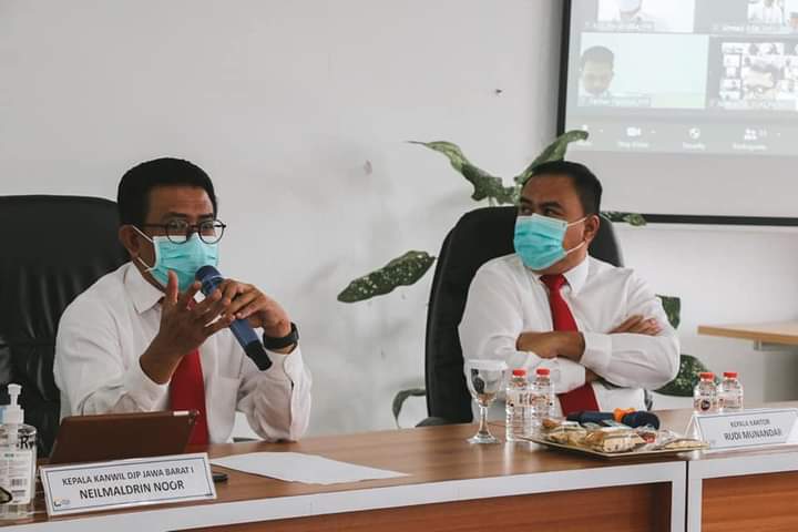 Kunjungi KPP Pratama Cianjur, Neil Minta Tetap Optimistis