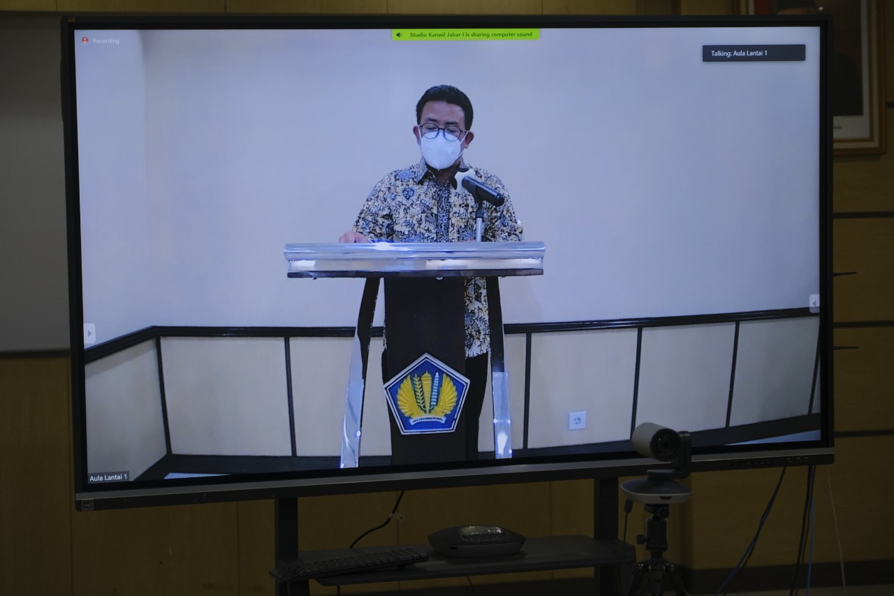 DJP Jabar I Resmikan Tax Center UIN dan UNP