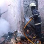 Ruang Kelas Hangus Terbakar, Petugas Berjibaku Padamkan Api