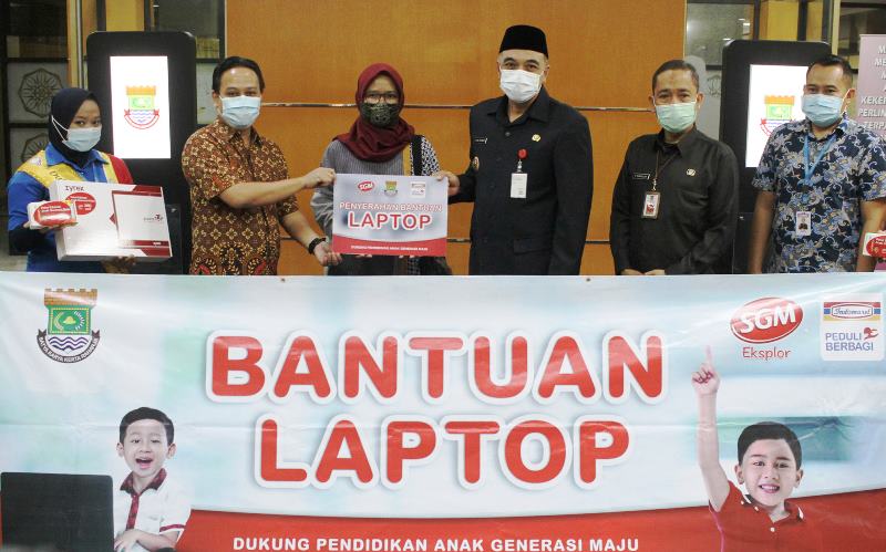 Dukung Pendidikan Anak Generasi Maju, SGM Eksplor Gandeng Indomaret Salurkan 1.000 Paket Sarana Pendidikan Dukung Pendidikan Anak Generasi Maju, SGM Eksplor Gandeng Indomaret Salurkan 1.000 Paket Sarana Pendidikan