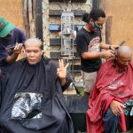 Sambut Kemenangan, Puluhan Relawan Pangkas Rambut Hingga Habis