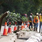 Jalan Alternatif Menuju Objek Wisata Lembang Longsor