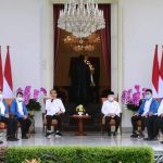 Menteri Baru Pakai Jaket Biru, PDIP: Semoga Tak Berubah Jadi Oranye