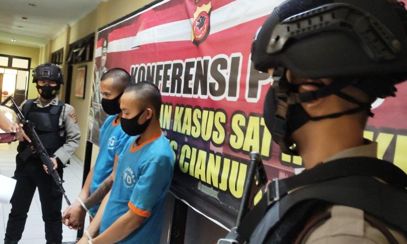Polres Cianjur Ringkus Dua Pelaku Penganiayaan Remaja Polres Cianjur Ringkus Dua Pelaku Penganiayaan Remaja