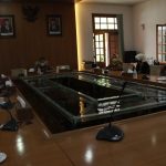 LAKUKAN AUDIENSI: Komunitas Cahaya Sokuguru menemui Walikota Bandung beserta jajarannya di Pendopo, Bandung, Senin (4/1).