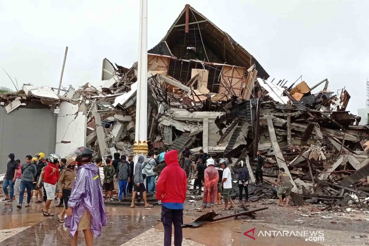 Update Gempa Mamuju, 34 Korban Meninggal Dunia Akibat Gempa Berskala 6,2 SR