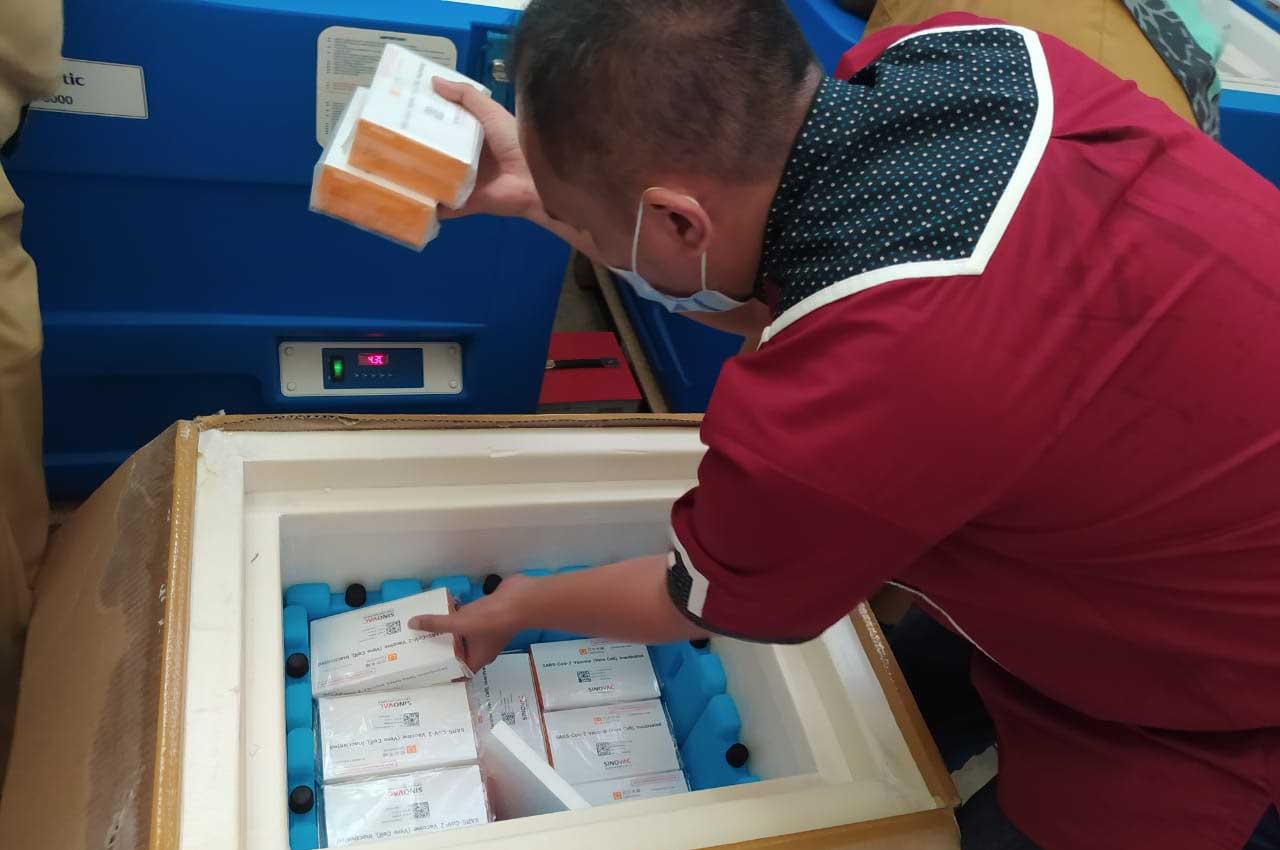 Vaksin COVID-19 Tiba di Kota Cimahi, 3.880 Siap Disuntikan Vaksin COVID-19 Tiba di Kota Cimahi, 3.880 Siap Disuntikan