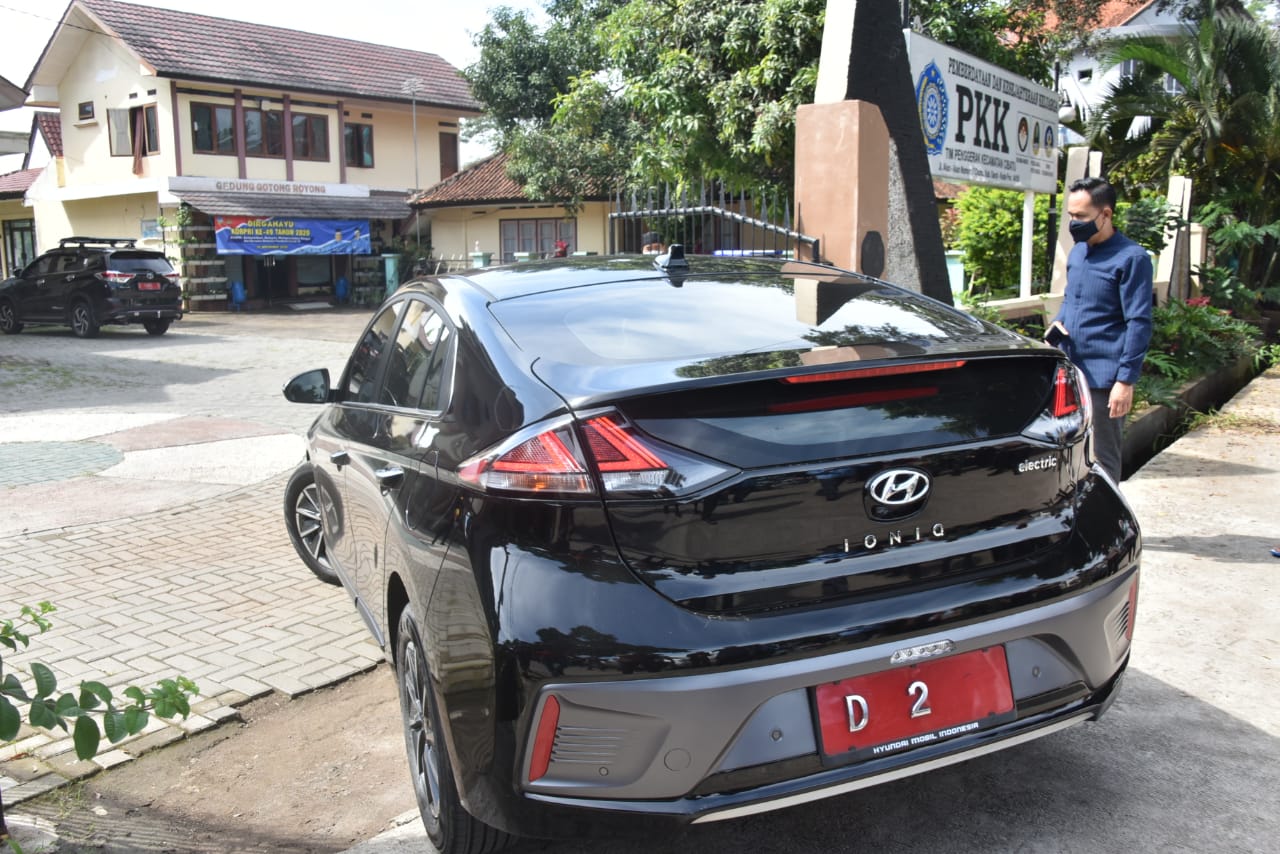 Kendaraan Dinas Gubernur Pake Mobil Listrik Keluaran Hyundai, Klaimnya Lebih Efisien Biaya Operasional? Kendaraan Dinas Gubernur Pake Mobil Listrik Keluaran Hyundai, Klaimnya Lebih Efisien Biaya Operasional?