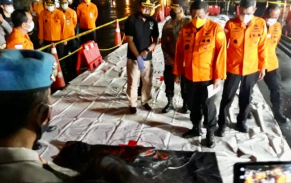 Masa Pencarian Korban dan Serpihan Sriwijaya Air Diperpanjang Basarnas