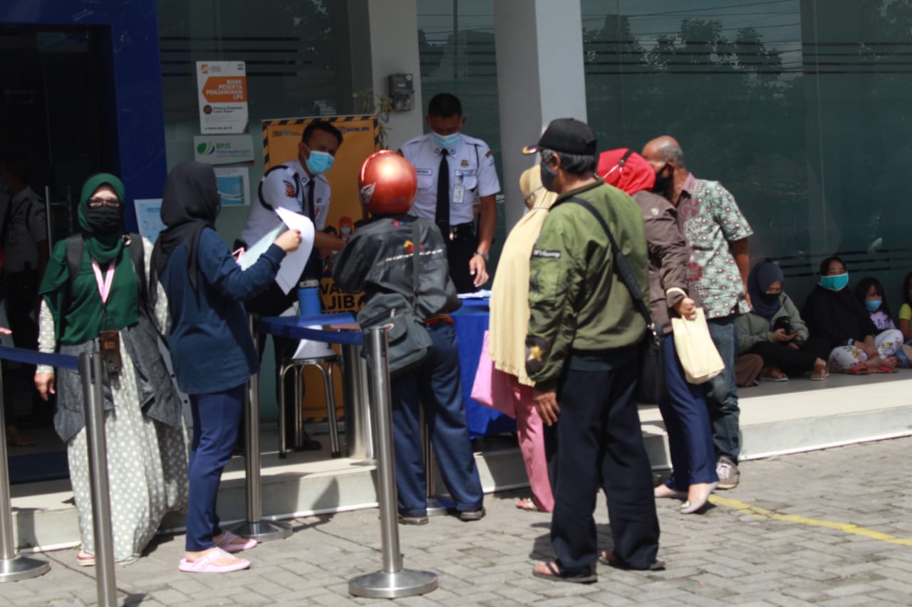 Dana Bantuan UMKM Gelombang 2 Diperpanjang, Calon Penerima Padati BRI Kc Bandung Dana Bantuan UMKM Gelombang 2 Diperpanjang, Calon Penerima Padati BRI Kc Bandung