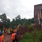 Terjadi Keretakan Tanah, Basarnas: Khawatir Terjadi Longsor Susulan
