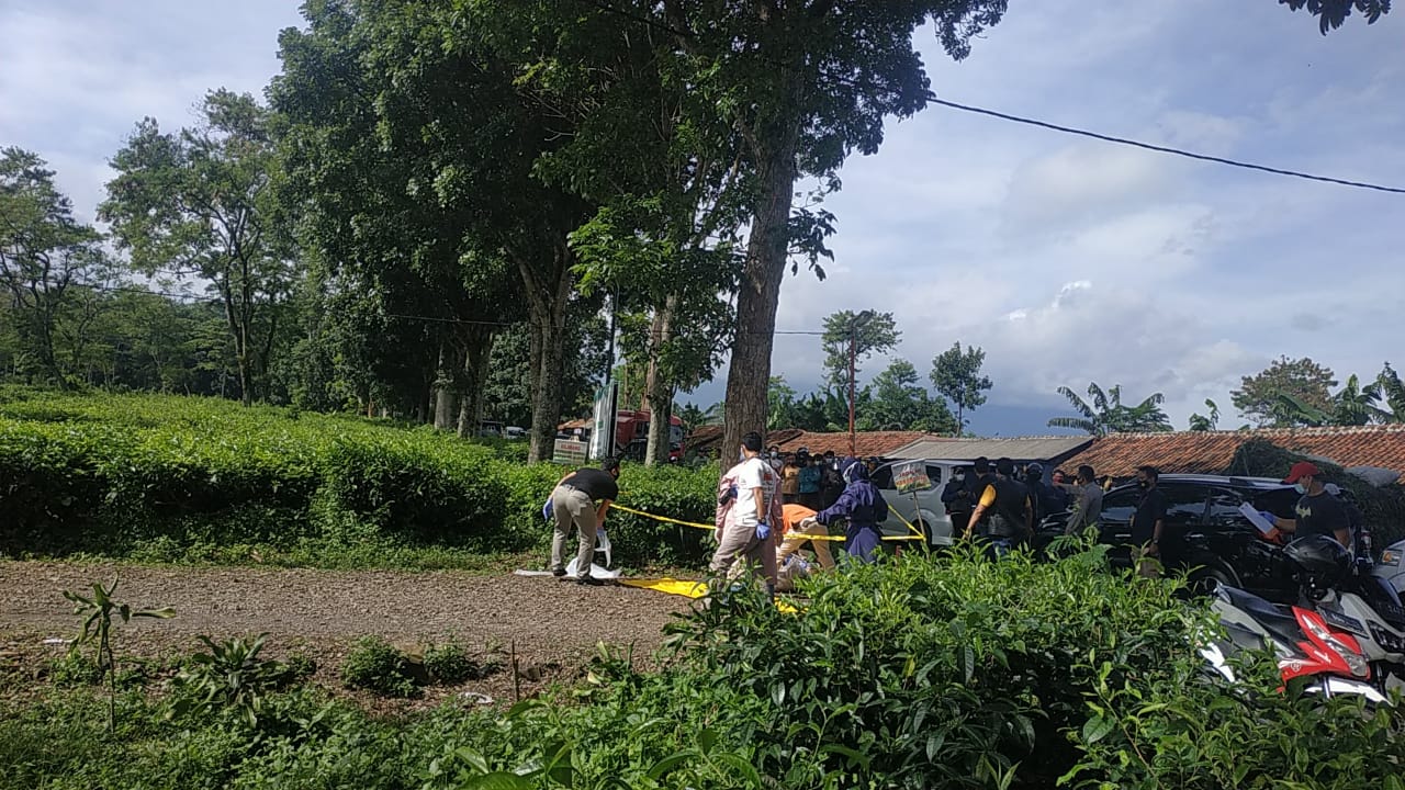 Ngeri! Warga Temukan Mayat Balita Perempuan Terbungkus Plastik di Jalancagak