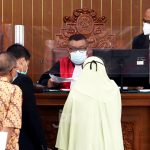 Kuasa Hukum Habib Rizieq Serahkan Semua Barang Bukti