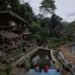 Dulunya Habitat Ikan, Sekarang Ikan-Ikan di Sungai Cikapundung “Merantau” ke Sungai yang Lebih Bersih