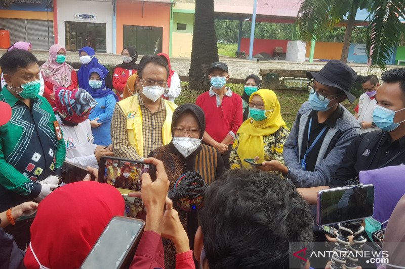 Menteri Risma Evaluasi Skema Distribusi Bansos 2021