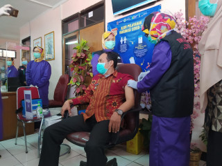 Hari Ini, Plt Wali Kota Cimahi Ngatiyana Vaksinasi Covid-19 Hari Ini, Plt Wali Kota Cimahi Ngatiyana Vaksinasi Covid-19