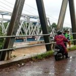 Debit Air Sungai Cipunagara Meningkat