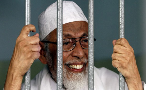 Bebas Murni, Abu Bakar Ba'asyir Pulang Dikawal Densus 88 dan BNPT