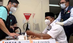 Pemerintah Harus Yakinkan Warga Soal Vaksin