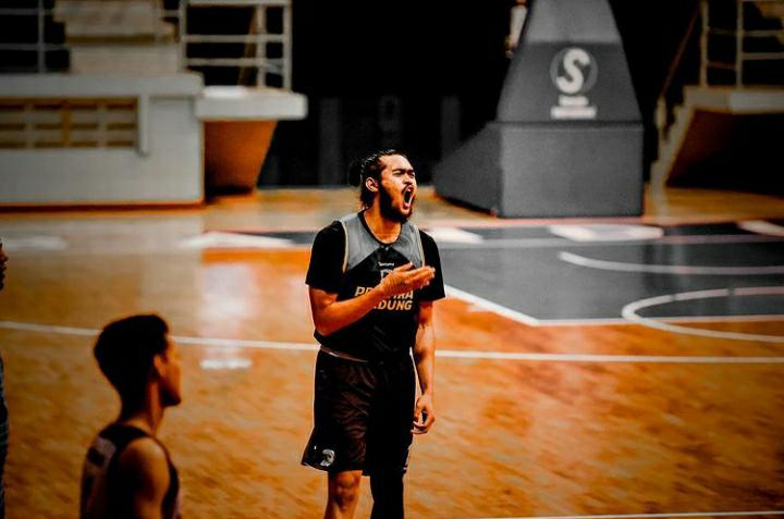 IBL Ditunda Lagi, Pemain Prawira Bandung ini Rasakan Dampak Negatif IBL Ditunda Lagi, Pemain Prawira Bandung ini Rasakan Dampak Negatif