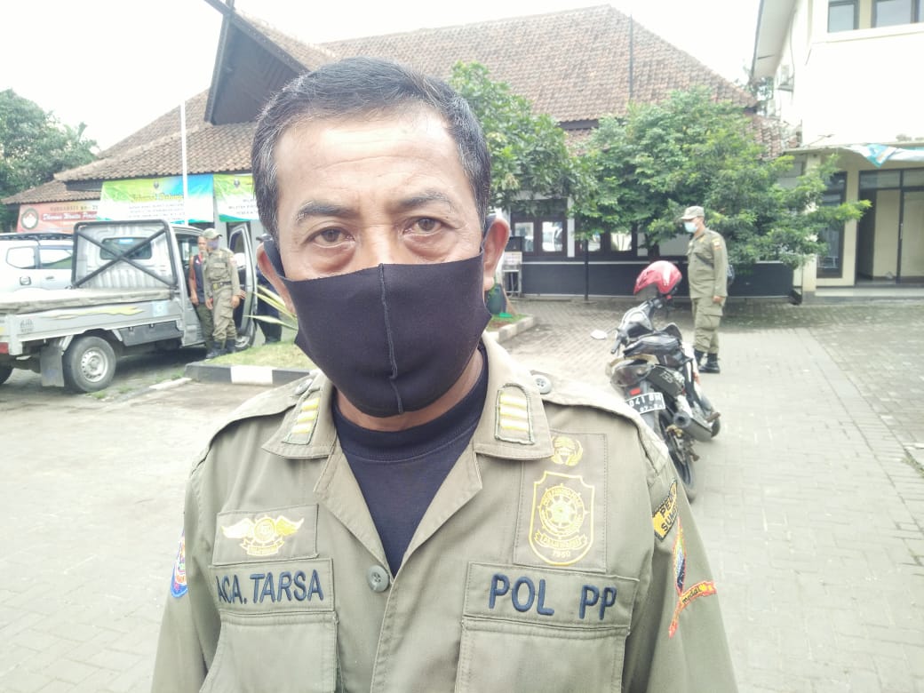 Plt Kasibima Potensi Satlimas Sumedang Imbau Warga Jatinangor Patuhi Protokol Kesehatan Plt Kasibima Potensi Satlimas Sumedang Imbau Warga Jatinangor Patuhi Protokol Kesehatan
