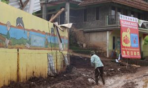 Masih Musim Penghujan, Warga Cihanjuang Khawatir Longsor Susulan