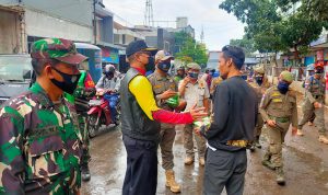 Perketat PPKM, Personel Gabungan TNI-Polri Sisir Wilayah Kecamatan Astanaanyar