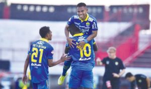 Bebas Transfer, Ardi Idrus Tinggalkan Persib?